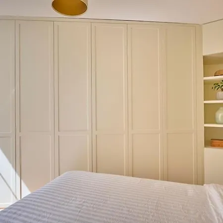 Elegant Flat In Paris, Near Saint Germain Апартаменты *